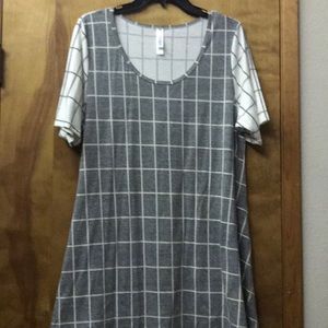 LuLaRoe Tops - LulaRoe Perfect T, XL LuLaRoe Tops - LulaRoe Perfect T, XL